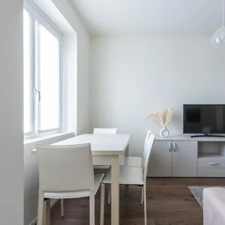 We - Santa Sofia House, Duomo Apartment